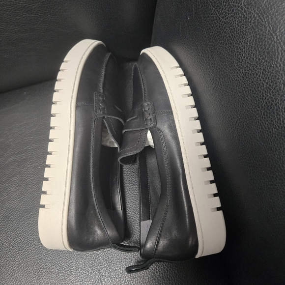 Vionic Women's Size 8 Uptown Black Leather Loafers - Picture 9 of 12